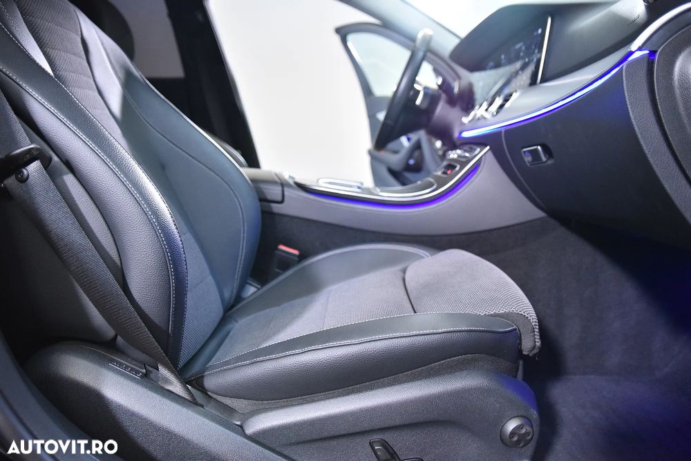 Mercedes-Benz E - 12