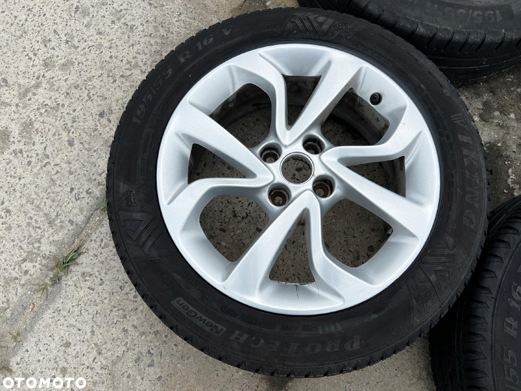 KOŁA FELGI OPONY LETNIE OPEL CORSA D E 195/55 R16 - 2