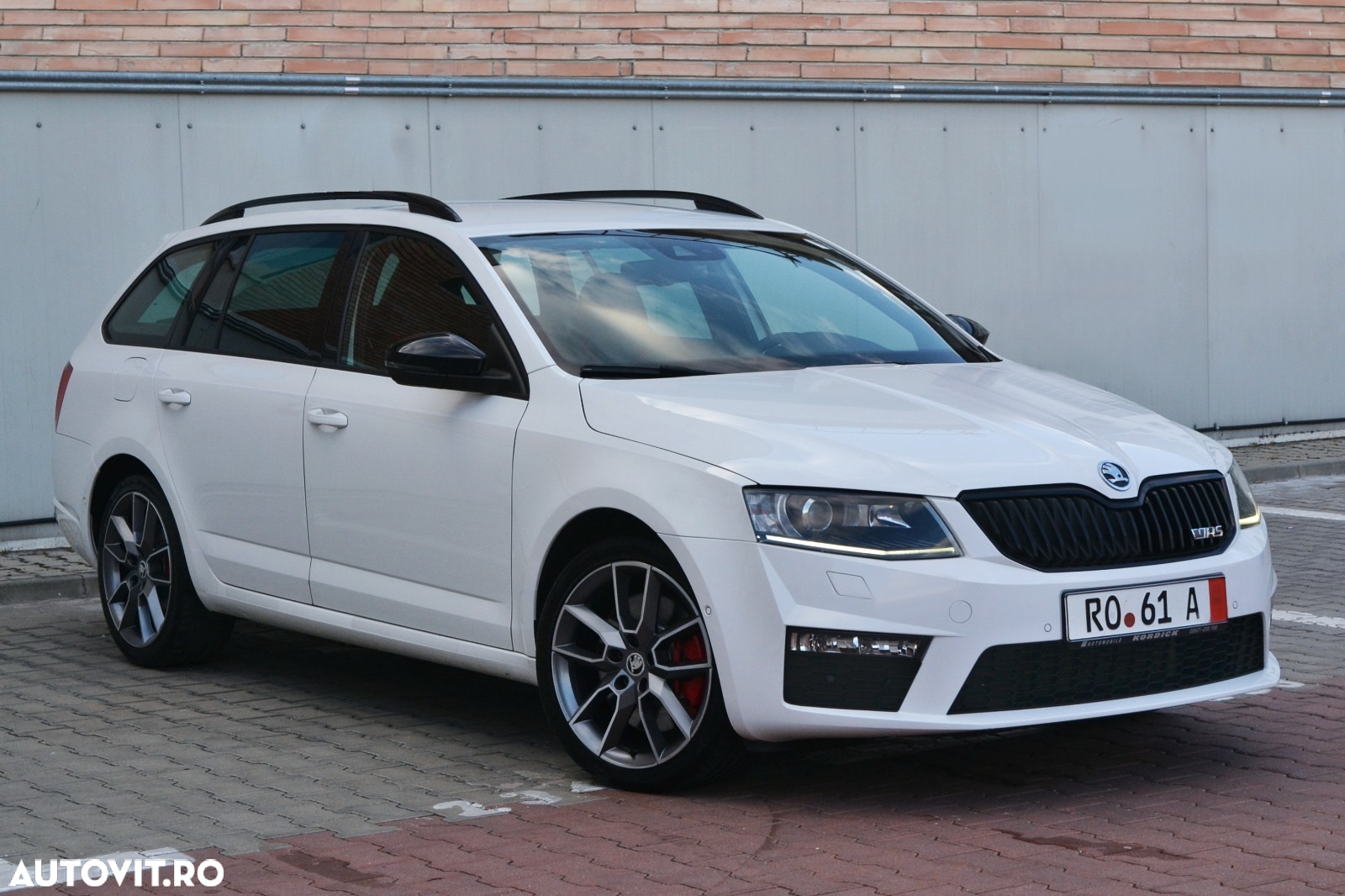 Skoda Octavia 2.0 TDI DSG RS - 2