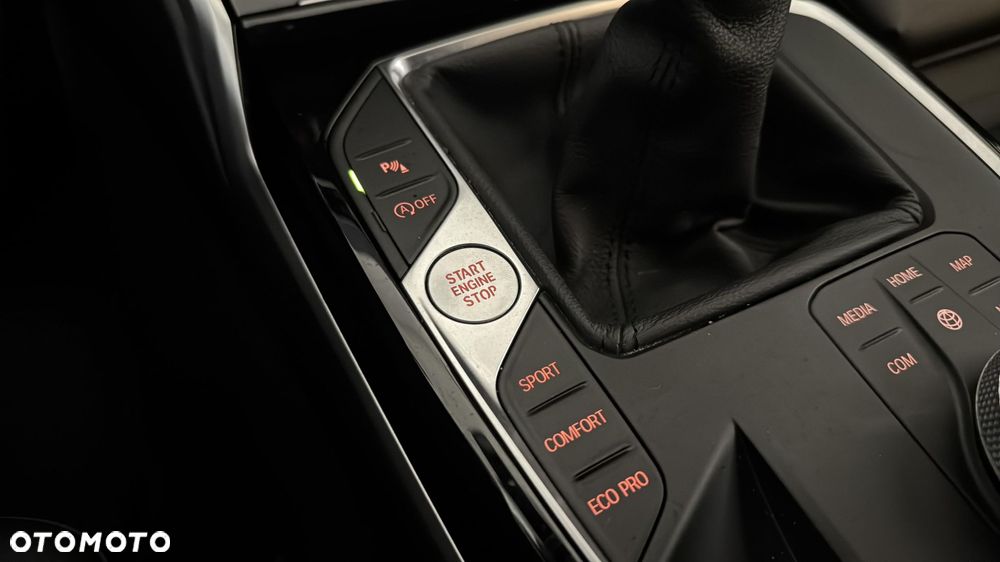 BMW Seria 3 318i - 23