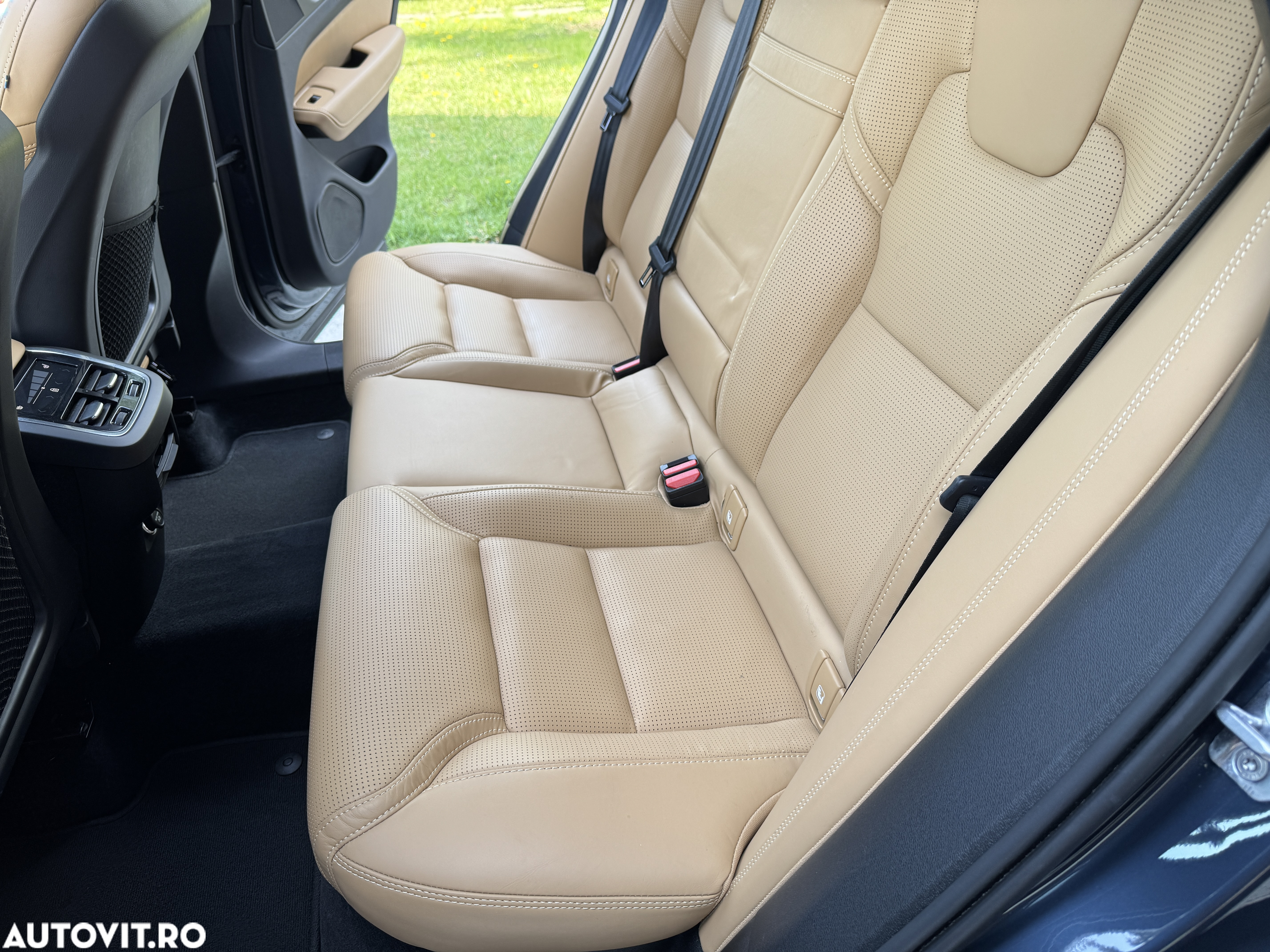 Volvo XC 60 B4 D AWD Geartronic Inscription - 6