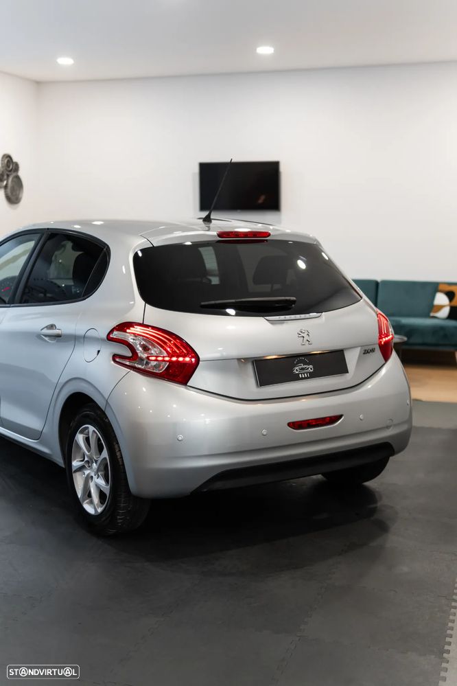Peugeot 208 1.2 VTi SE Style - 8