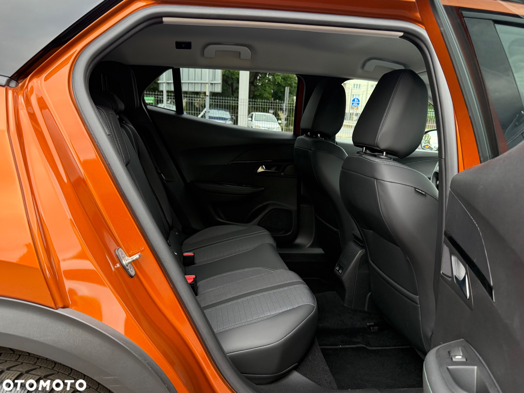 Peugeot 2008 1.5 BlueHDi Allure S&S - 24