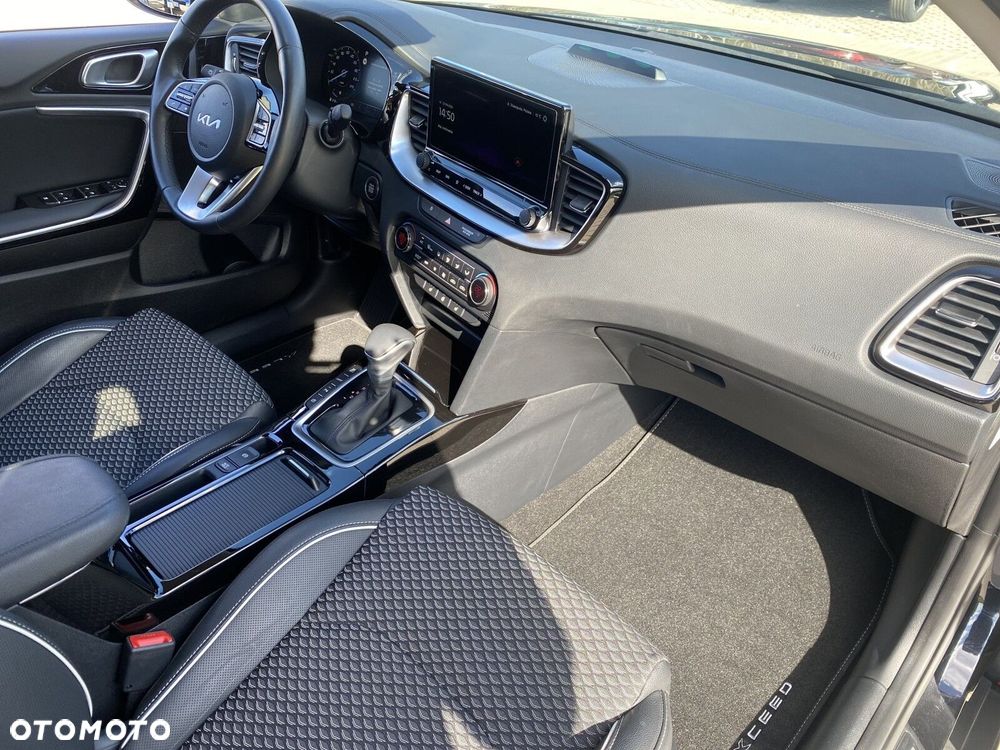 Kia XCeed - 16