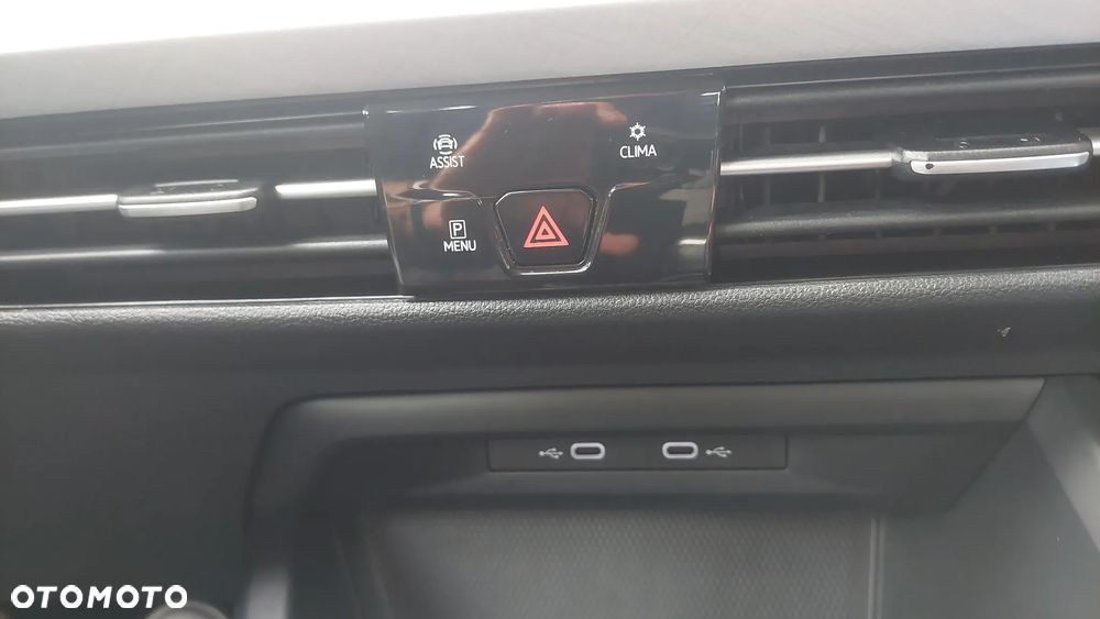 Volkswagen Golf VIII 1.5 TSI EVO Life - 37