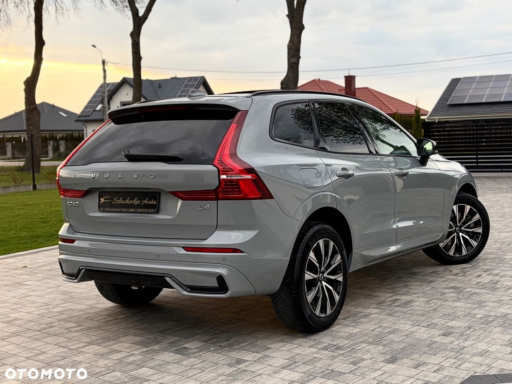 Volvo XC 60 B4 D Plus Dark - 16