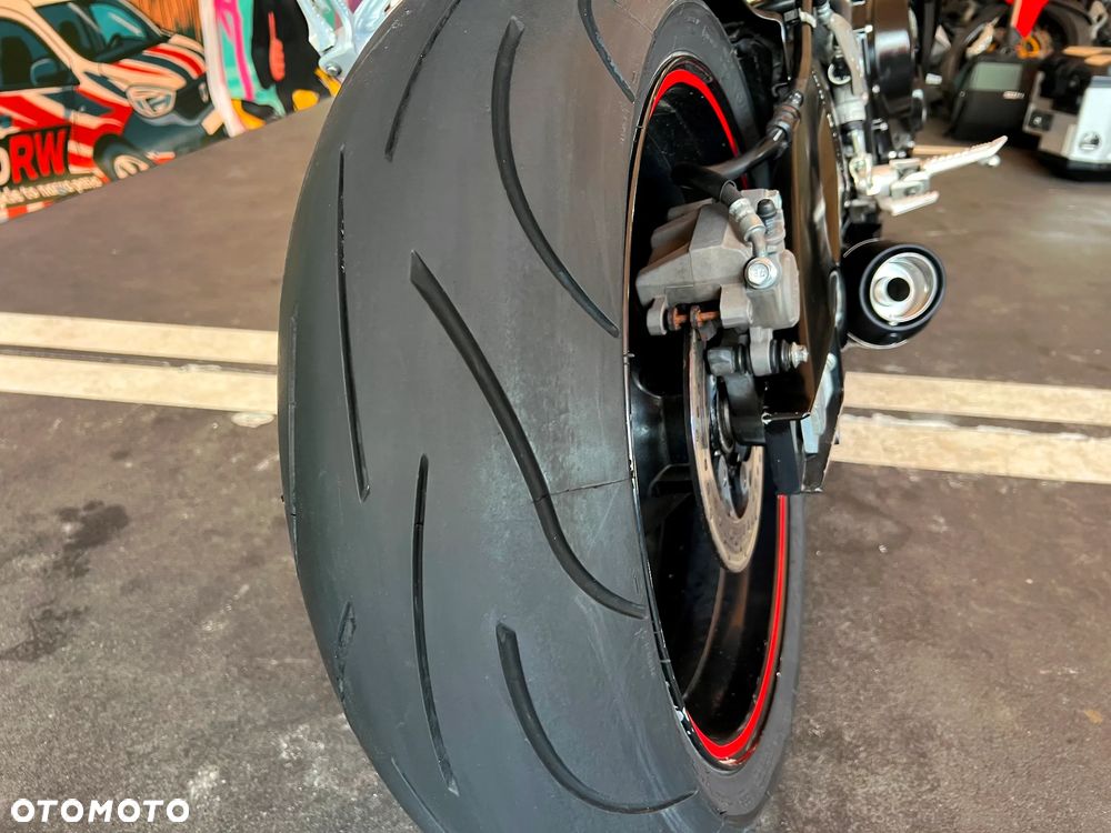 Suzuki GSX-R - 13