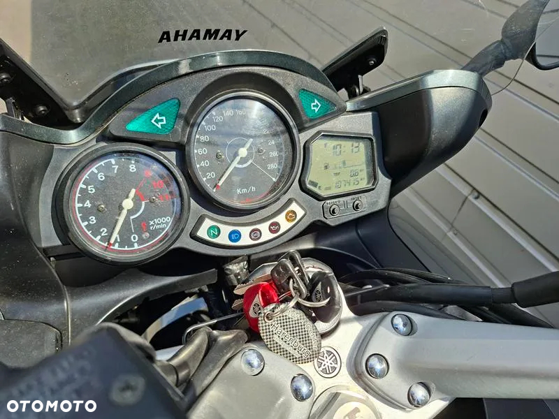 Yamaha FJR - 8