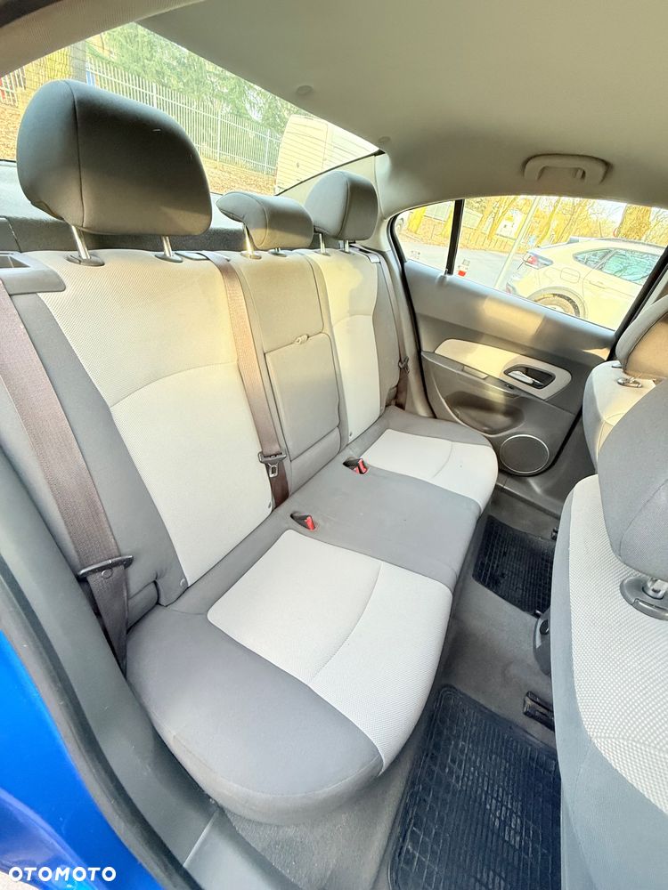 Chevrolet Cruze 1.6 LS - 8