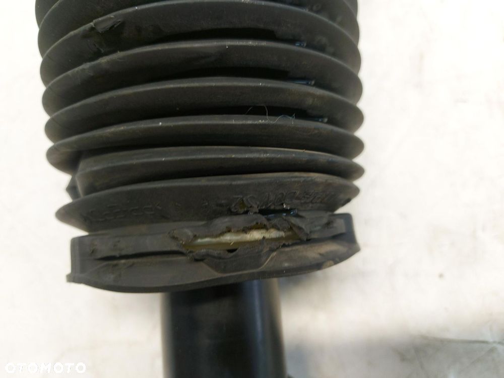 BMW 5 G60 530E x-drive Amortyzator tył lewy pneumatyczny 5A01D89 - 5