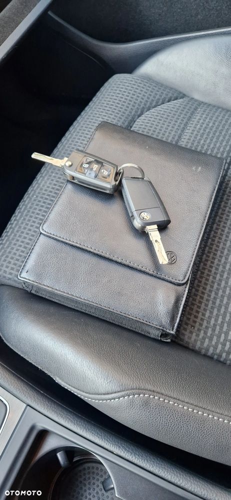 Volkswagen Golf - 23