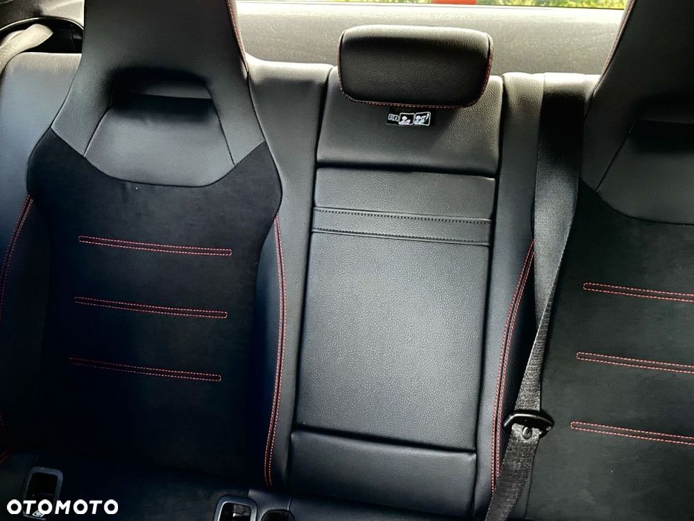 Mercedes-Benz CLA - 33