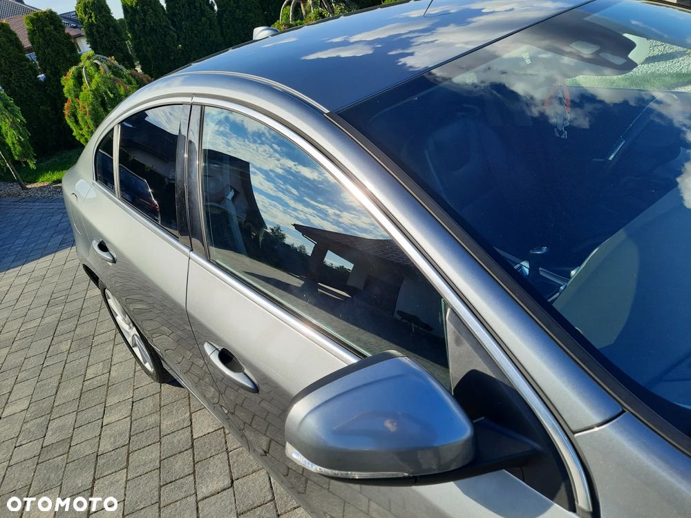 Volvo S60 D2 Summum - 24
