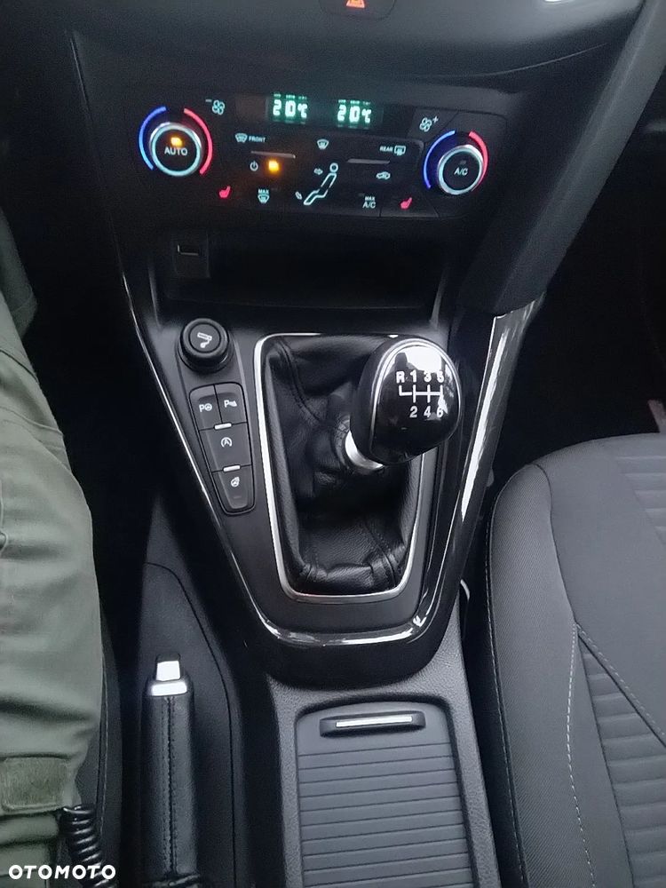 Ford Focus 1.0 EcoBoost STart-Stopp-System TITANIUM - 20