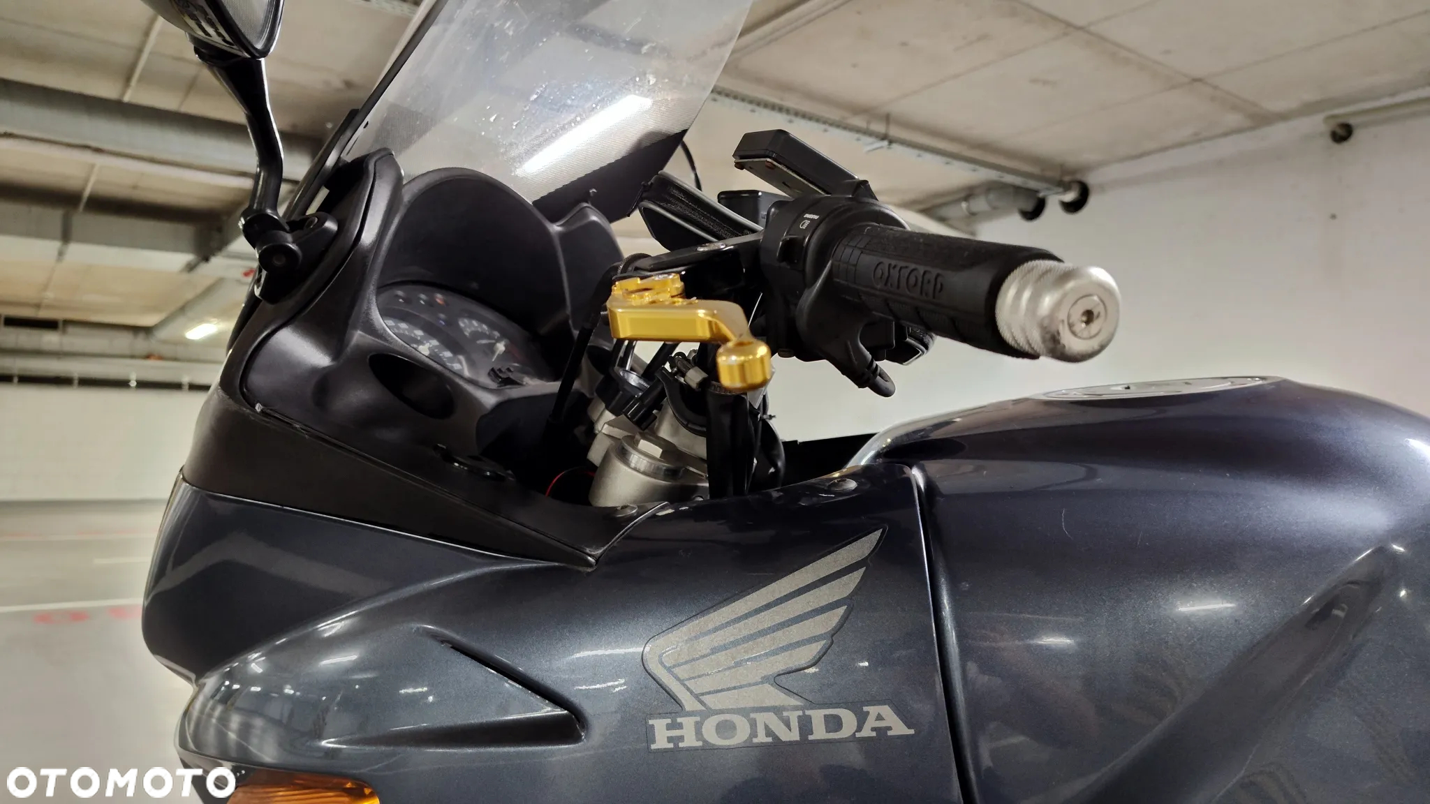 Honda CBF - 8