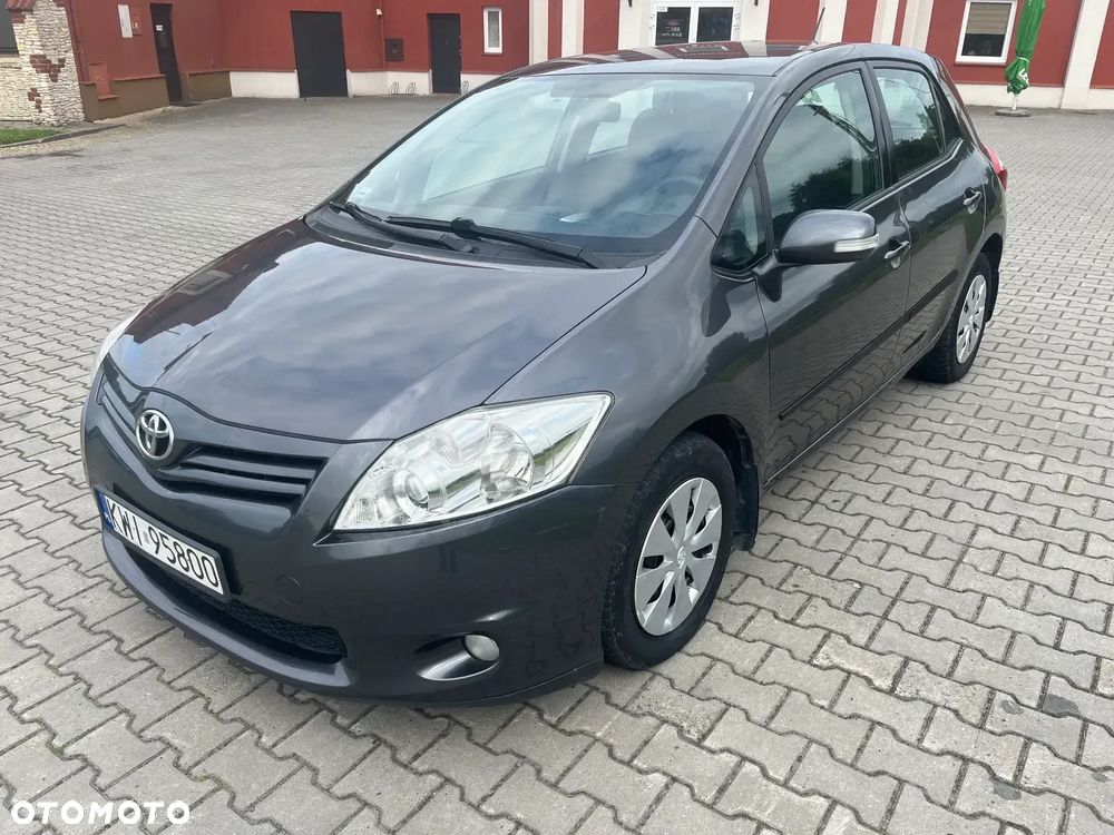 Toyota Auris 1.33 VVT-i Life Comfort - 1