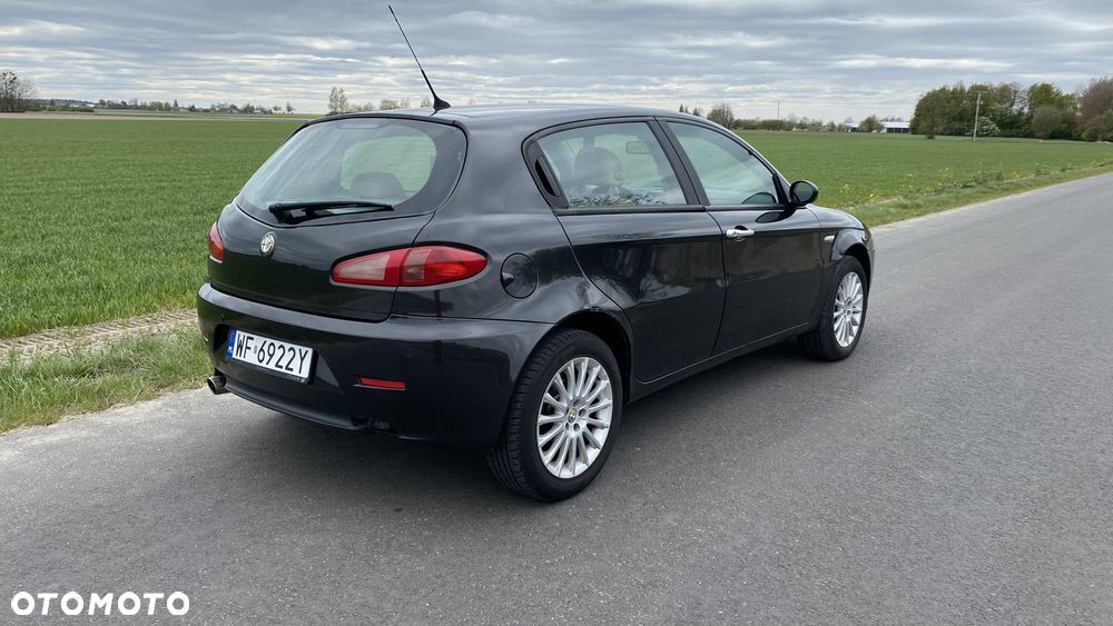 Alfa Romeo 147 1.9 JTD 16V Progression - 10