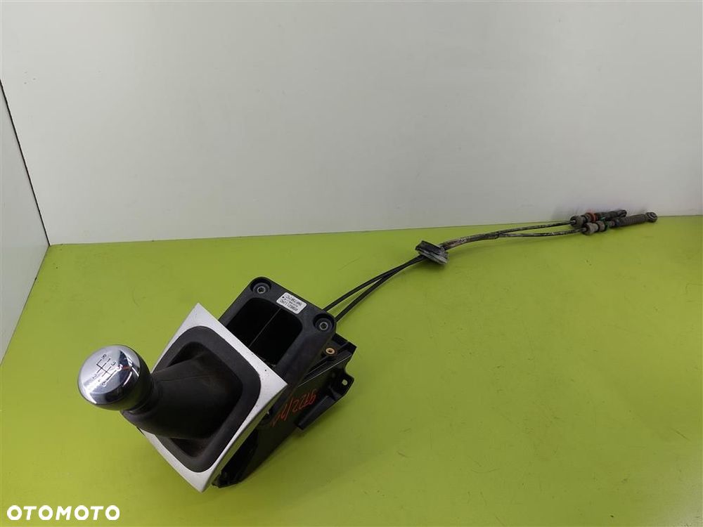 Mechanizm zmiany biegów lewarek Dodge Caliber  2.0B 156KM 2006-2011 - 1