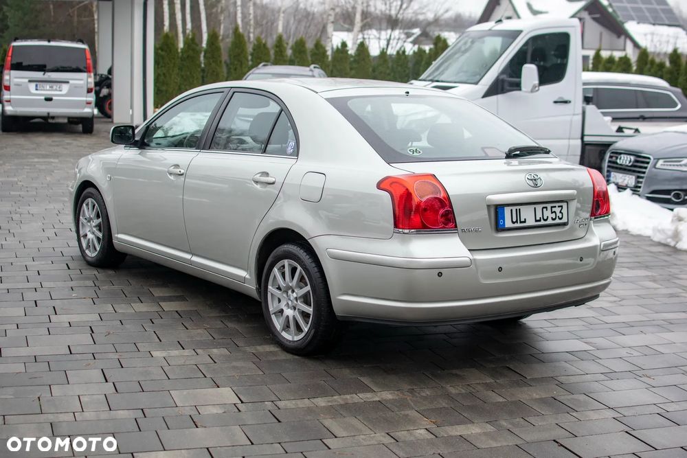 Toyota Avensis - 18