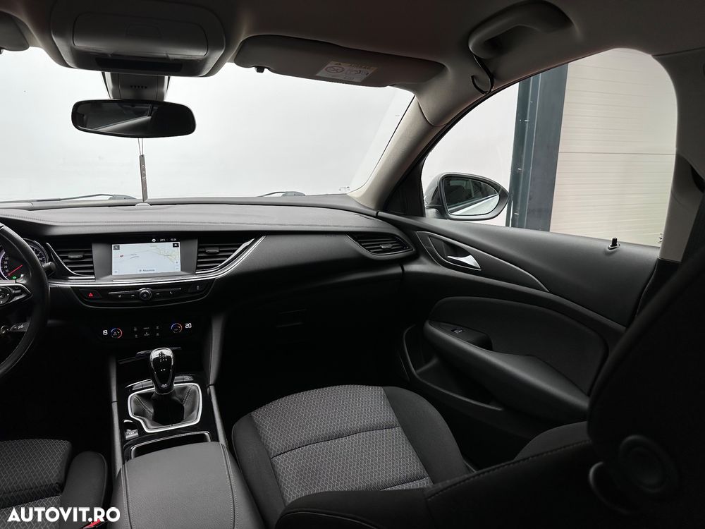 Opel Insignia 1.5 - 35