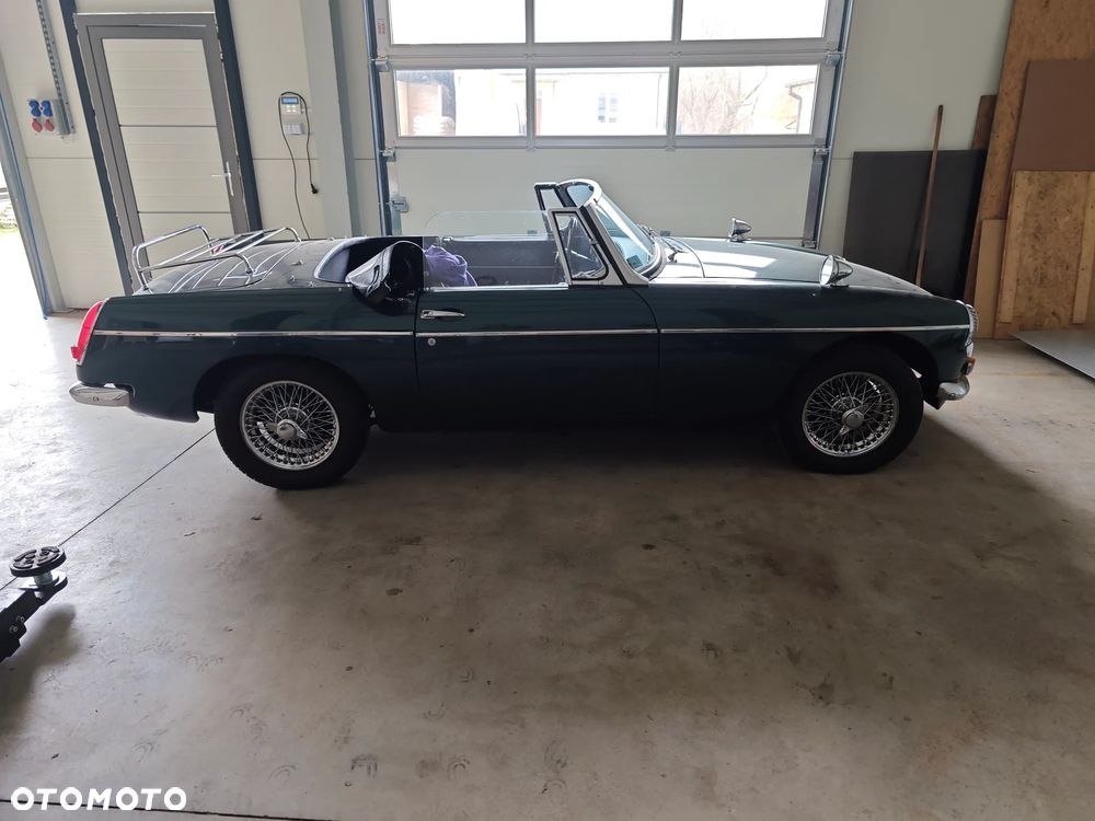 MG MGB - 3