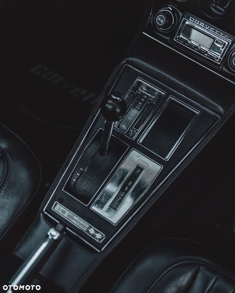 Chevrolet Corvette - 15