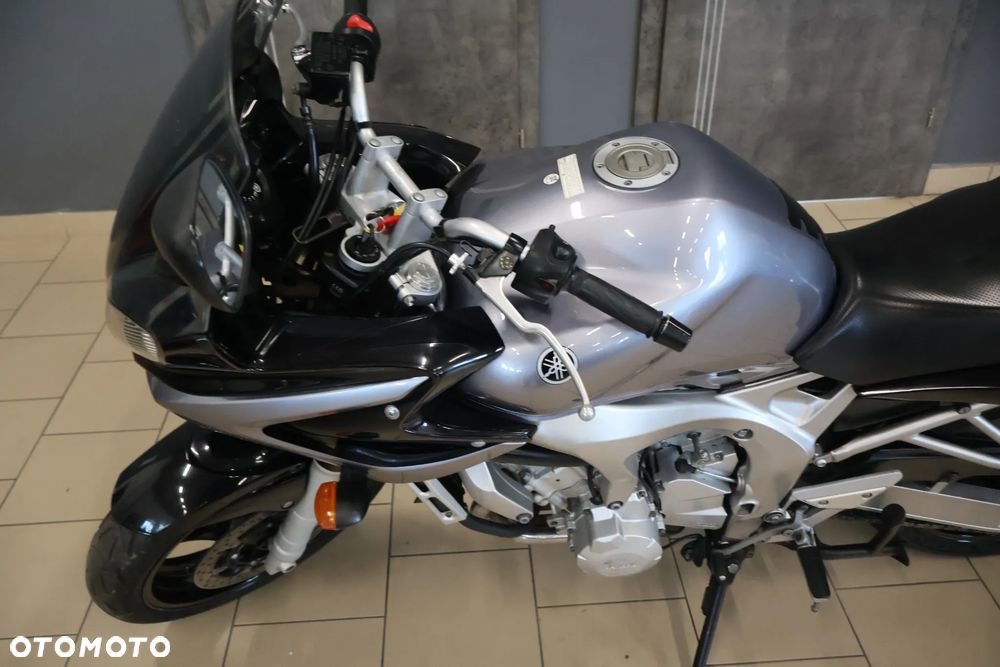 Yamaha FZ - 7