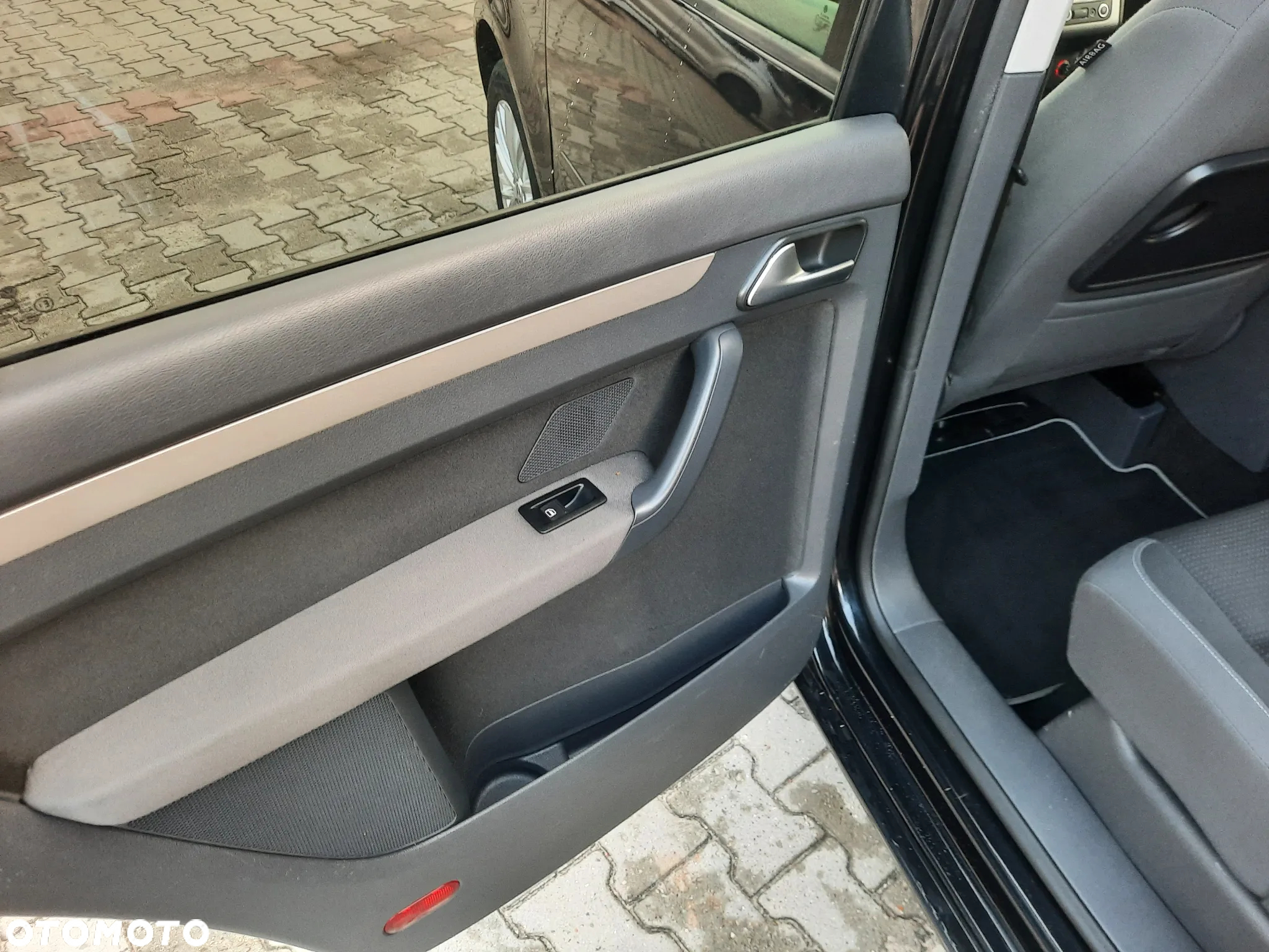 Volkswagen Touran 1.9 TDI Conceptline - 18