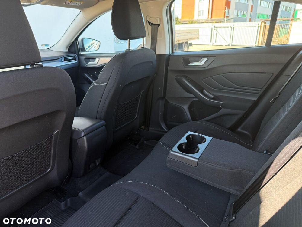 Ford Focus 1.0 EcoBoost Titanium - 27