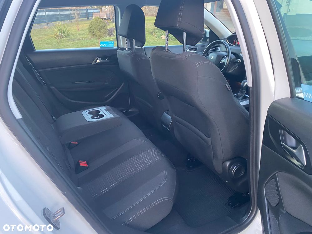 Peugeot 308 BlueHDi FAP 120 EAT6 Stop & Start Allure - 23