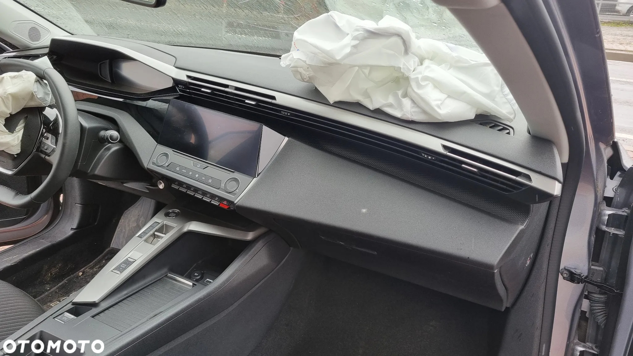 Peugeot 308 1.2 PureTech Active Pack S&S EAT8 - 28