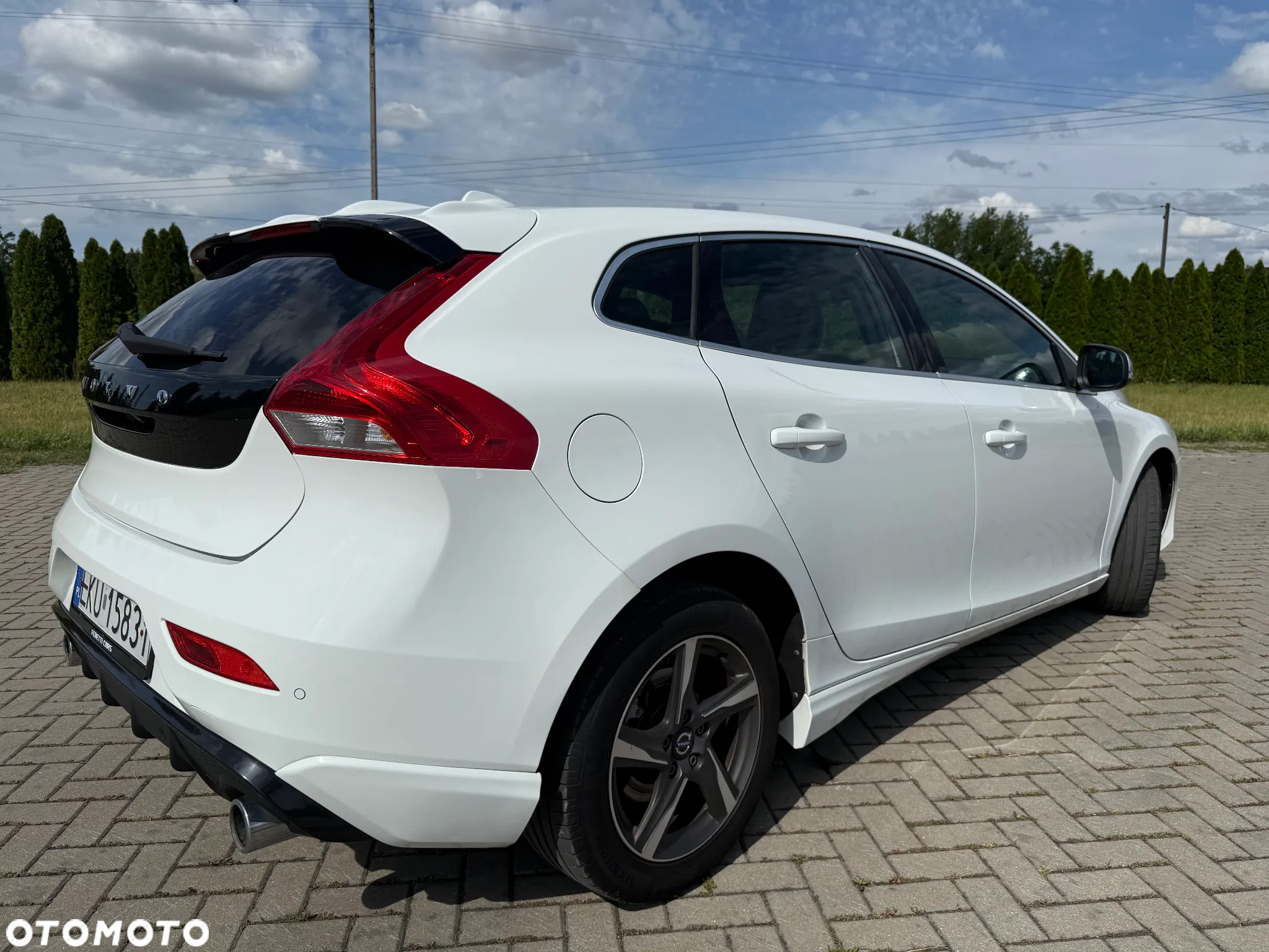 Volvo V40 D2 Drive-E R-Design Kinetic - 3