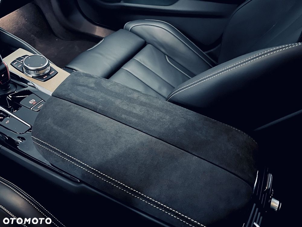 BMW M5 Competition - 9