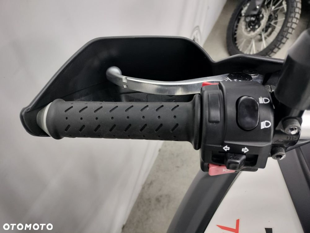 Triumph Tiger - 12