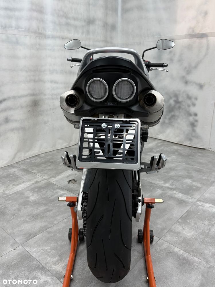 Suzuki GSR - 7