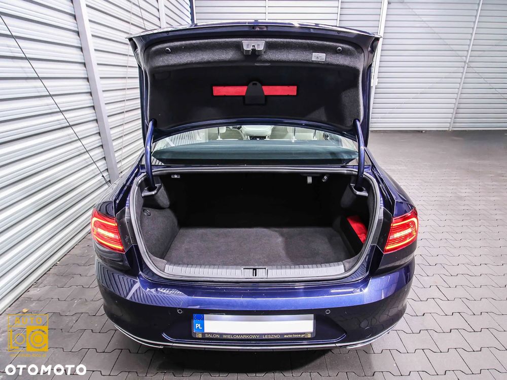 Volkswagen Passat - 13