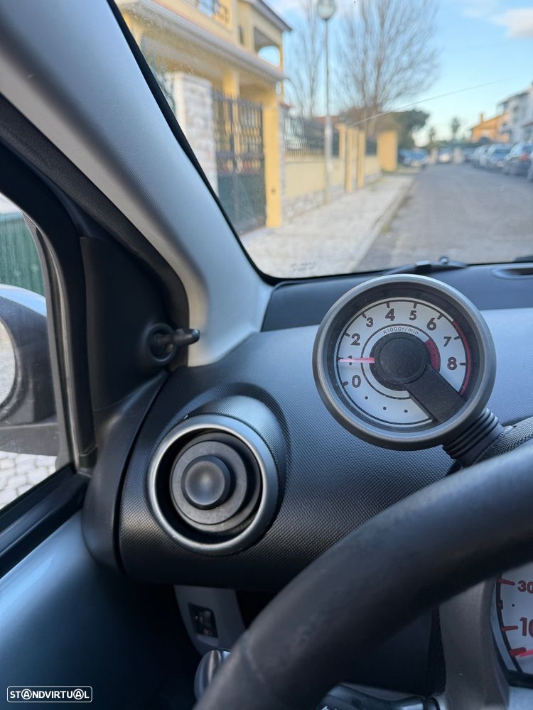 Peugeot 107 1.0 Black&Silver E5 - 20