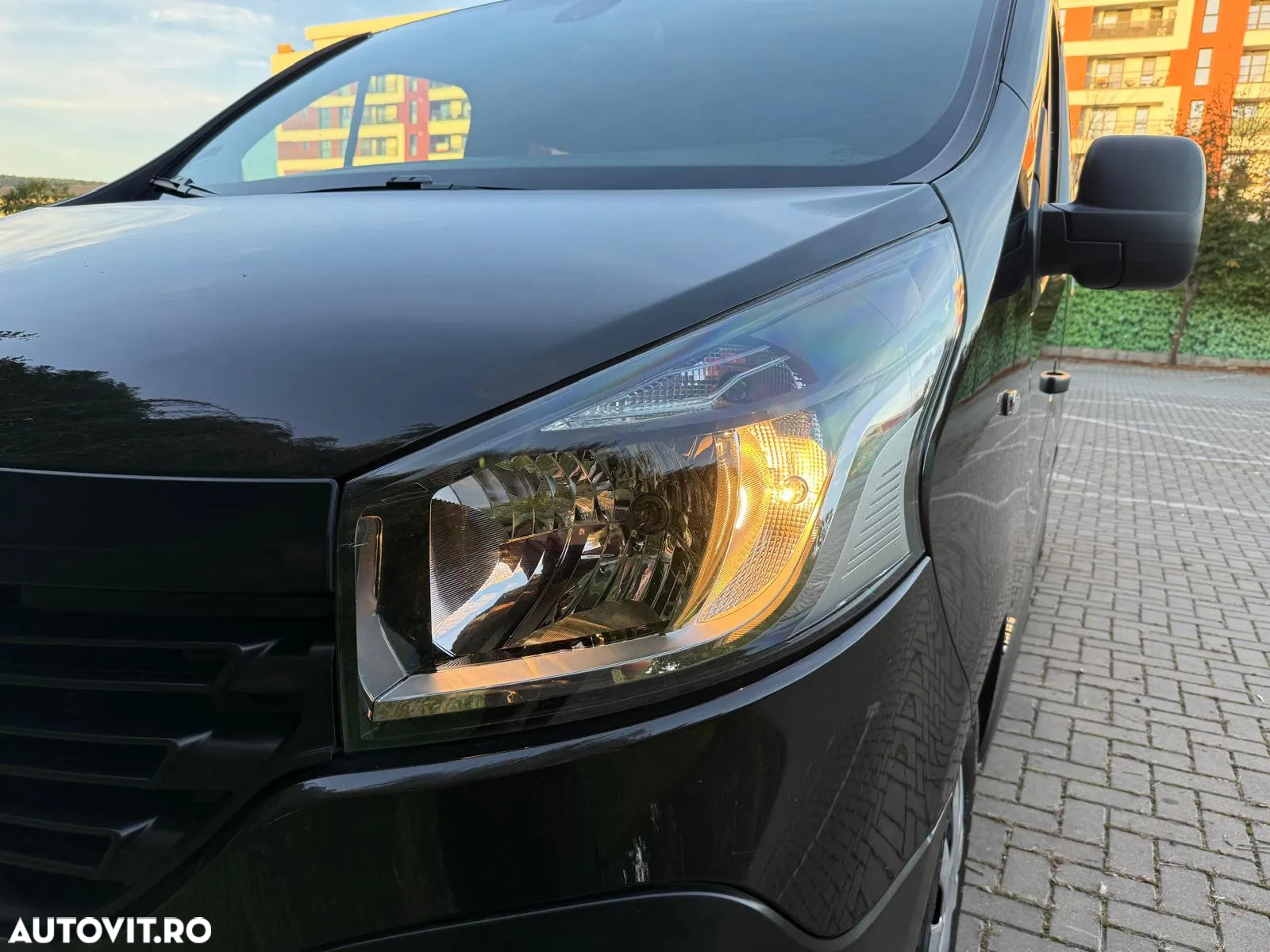 Renault Trafic Combi L2H1 1.6 dCi TT 145 7+1 Expression Plus - 11