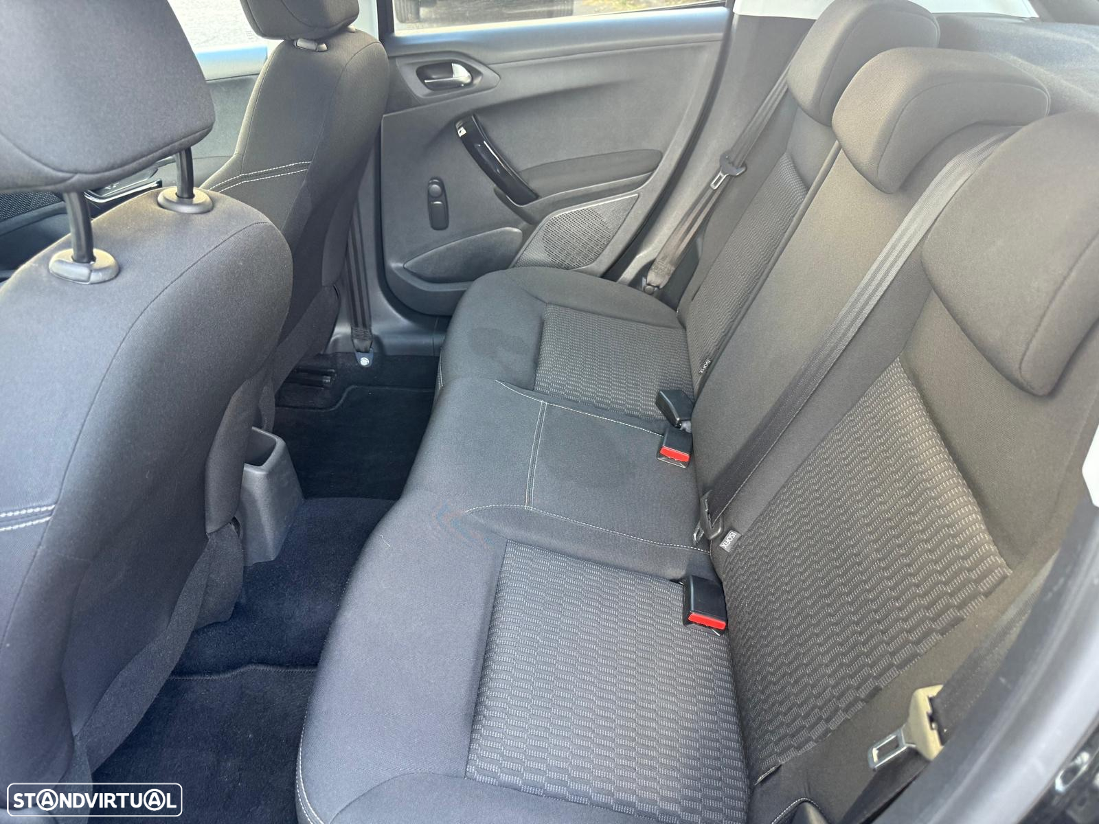 Peugeot 208 1.2 PureTech Style - 6