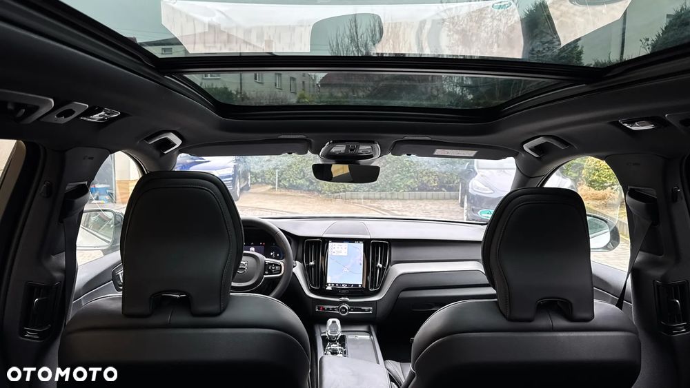 Volvo XC 60 B4 D AWD Plus Dark - 27