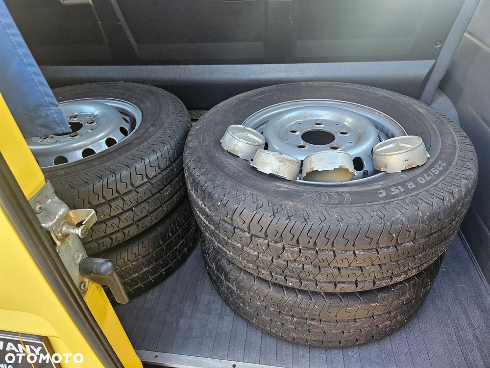 Mercedes-Benz Sprinter - 24