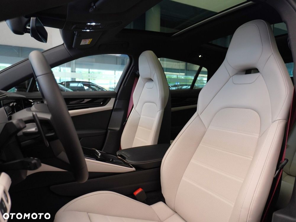 Porsche Panamera 4S E-Hybrid PHEV - 32