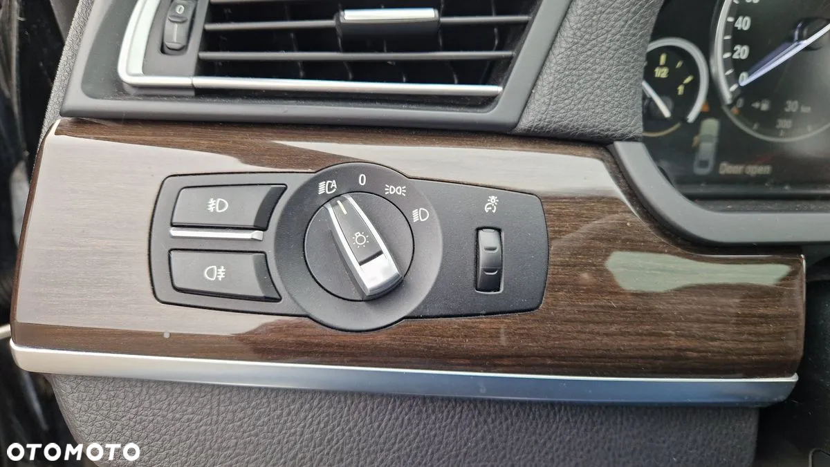 BMW Seria 7 750i - 22