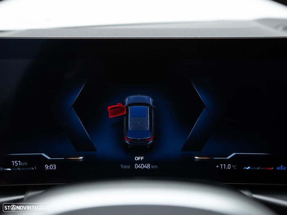 BMW 330 i xDrive Aut. — fotografia 20