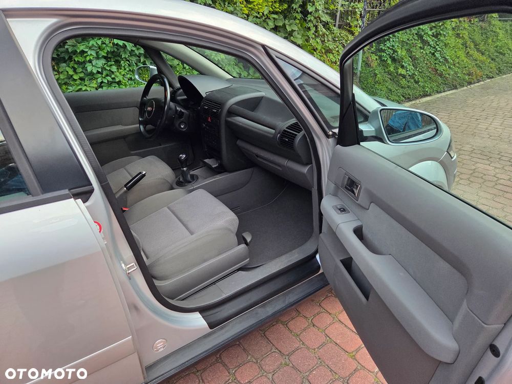 Audi A2 1.4 - 13
