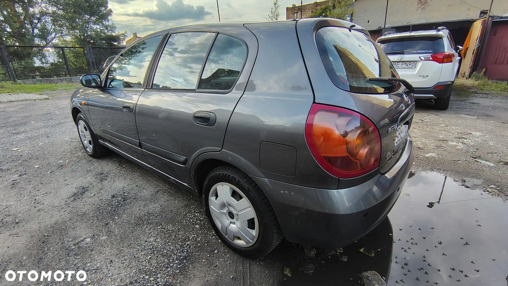 Nissan Almera 1.5 Visia + - 6