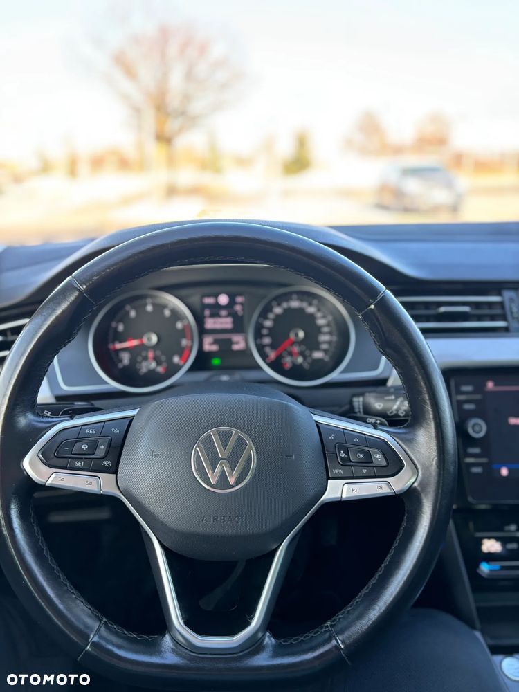 Volkswagen Passat - 8