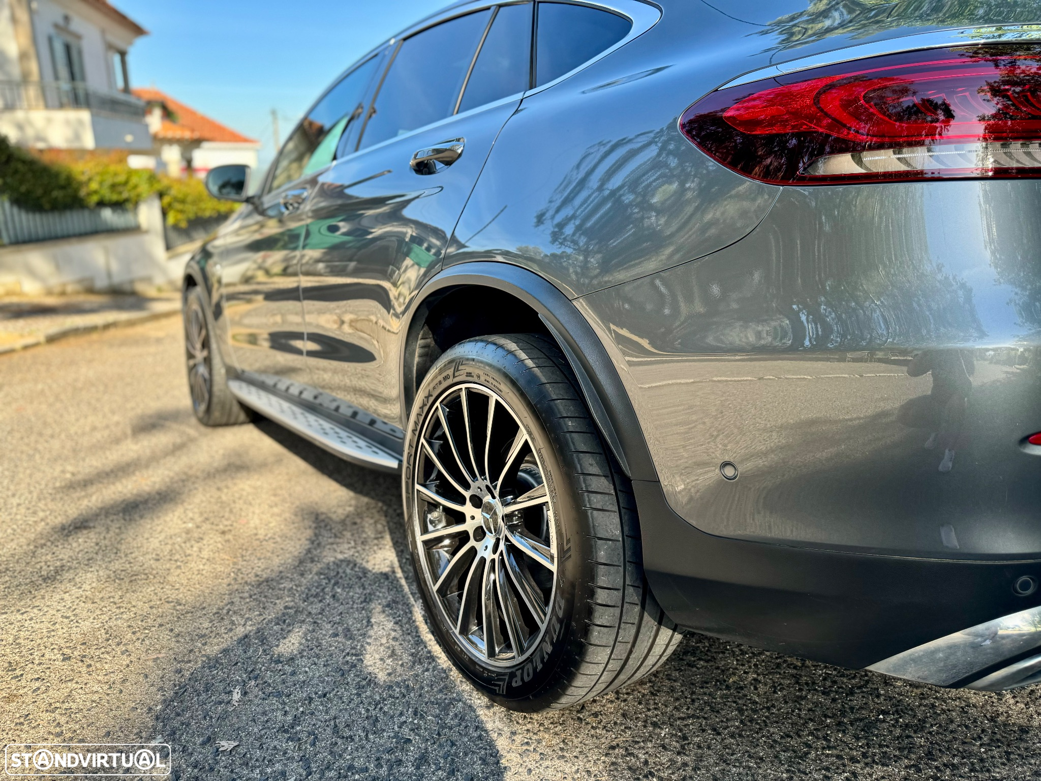 Mercedes-Benz GLC 300 Coupe de 4Matic 9G-TRONIC AMG Line Plus - 16