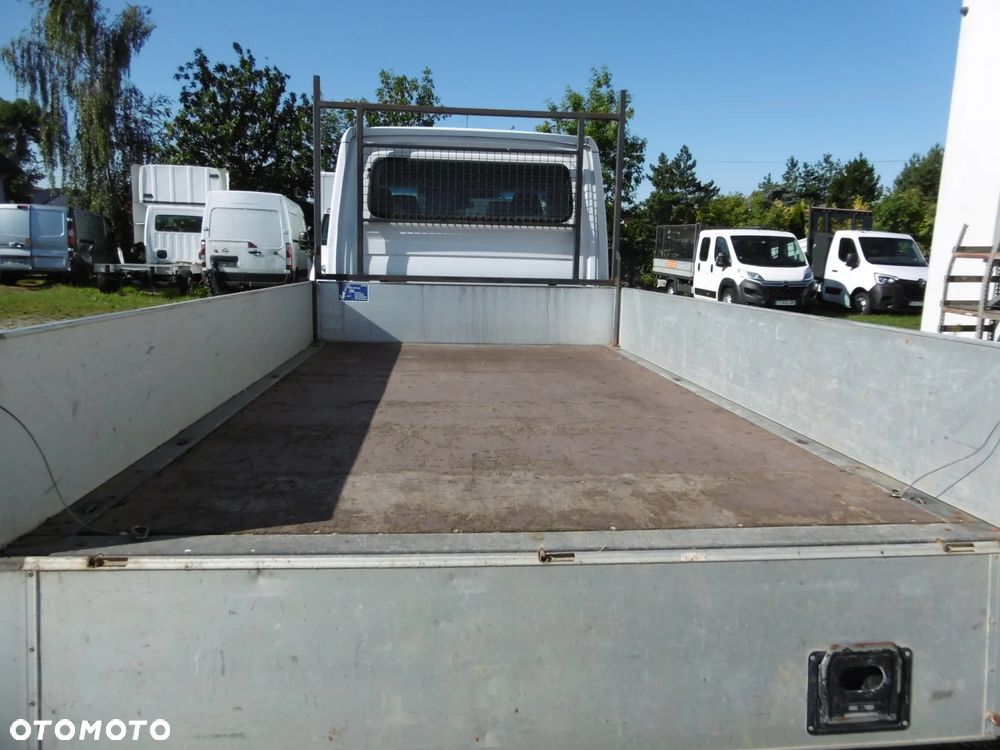 Mercedes-Benz Sprinter - 15