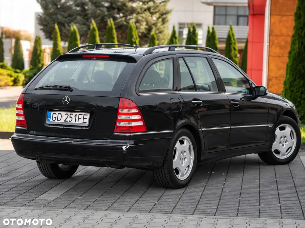 Mercedes-Benz C-Class 2004 photo 4
